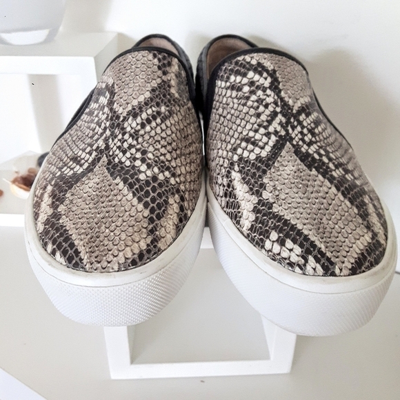 VINCE Camuto Banner Flat Slip on Sneakers ( 8/ 38) EUC Leather uppers - Picture 10 of 10